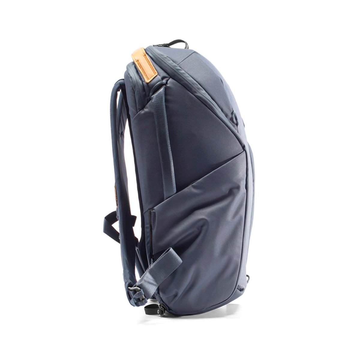 peak_design_everyday_backpack_zip_v2_bl_02
